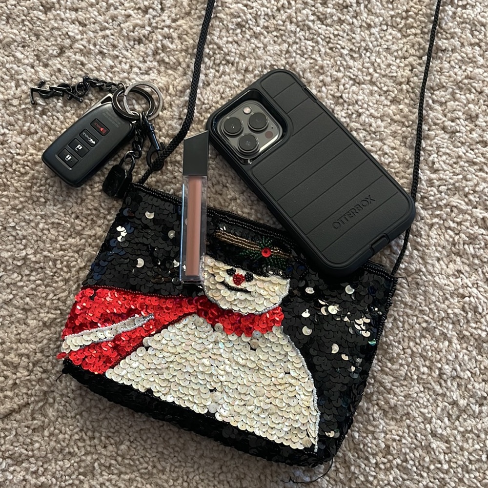 Vintage Holiday purse with zipper and pocket